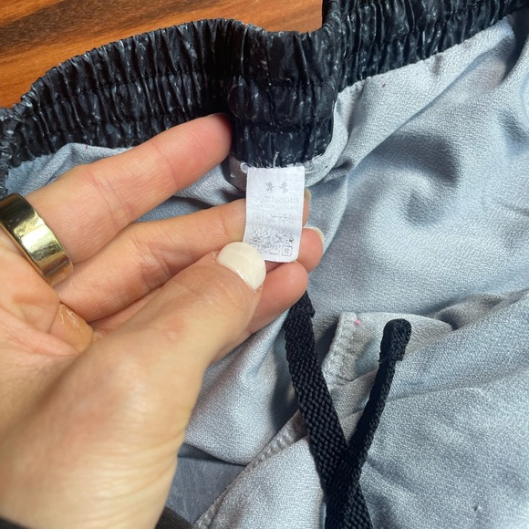 Under Armour Running shorts - Picture 2 of 5